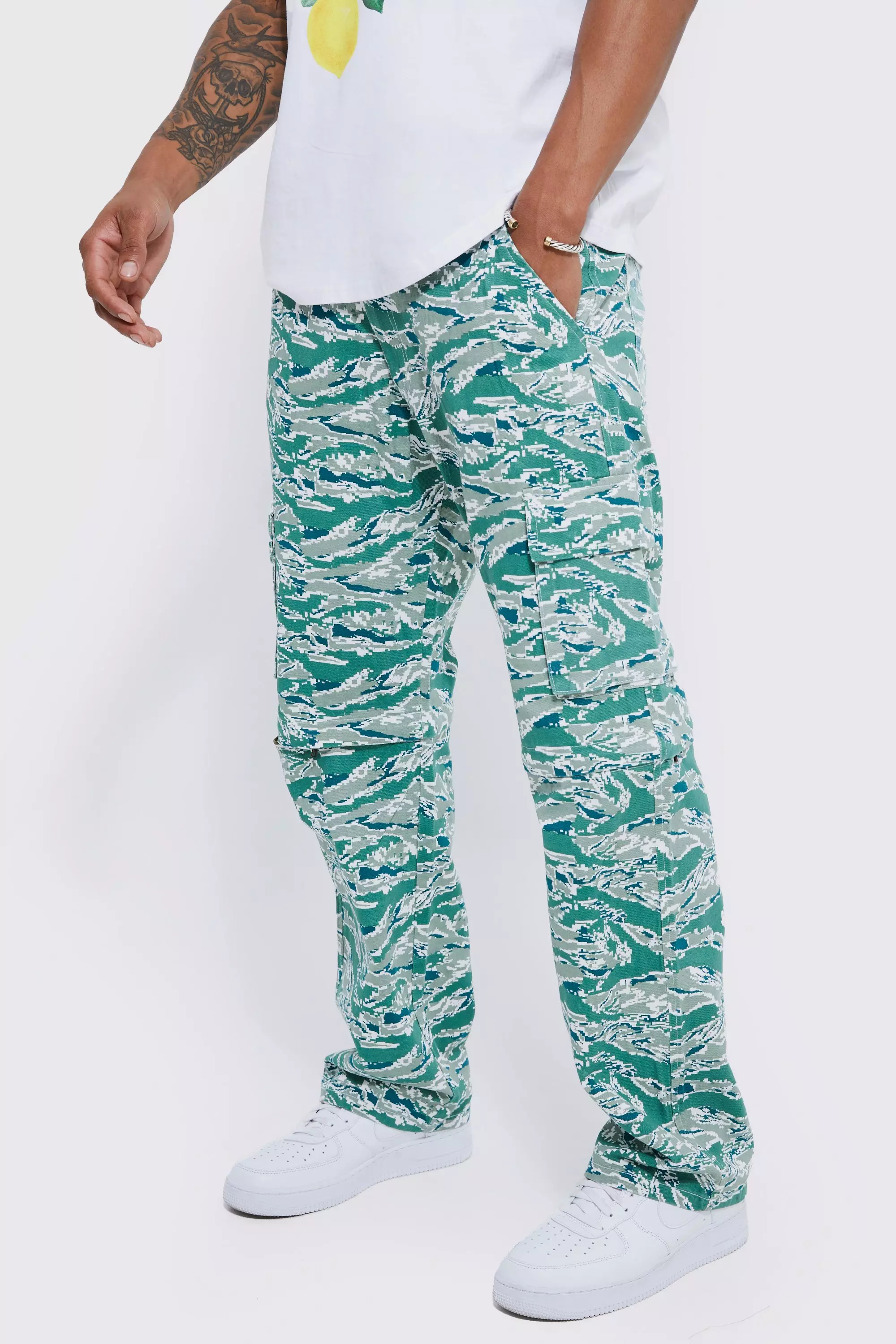 Blue camo store pants urban outfitters